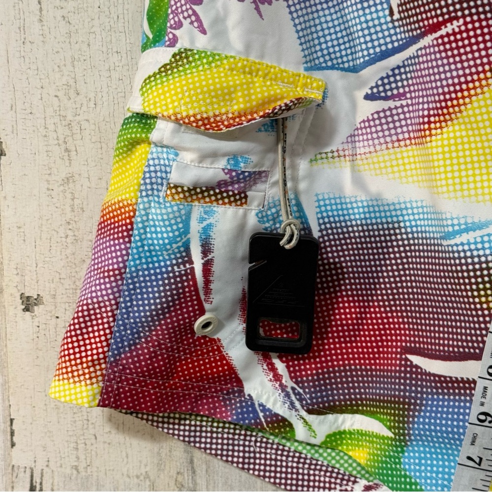 Columbia Colorful Women's Cargo Shorts - Picture 8 of 15